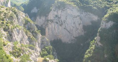 Экскурсии в `Большой Каньон Крыма` из Алупки